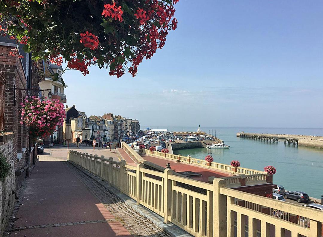 Notre Nid - Grande Terrasse Privee En Bord De Mer, Au Coeur Du Quartier Historique Du Treport ! Wifi Le Tréport Esterno foto